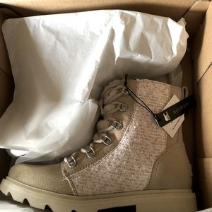 Sorel Women's Lennox Lace Cozy Lug Sole Booties Size 7 NIB